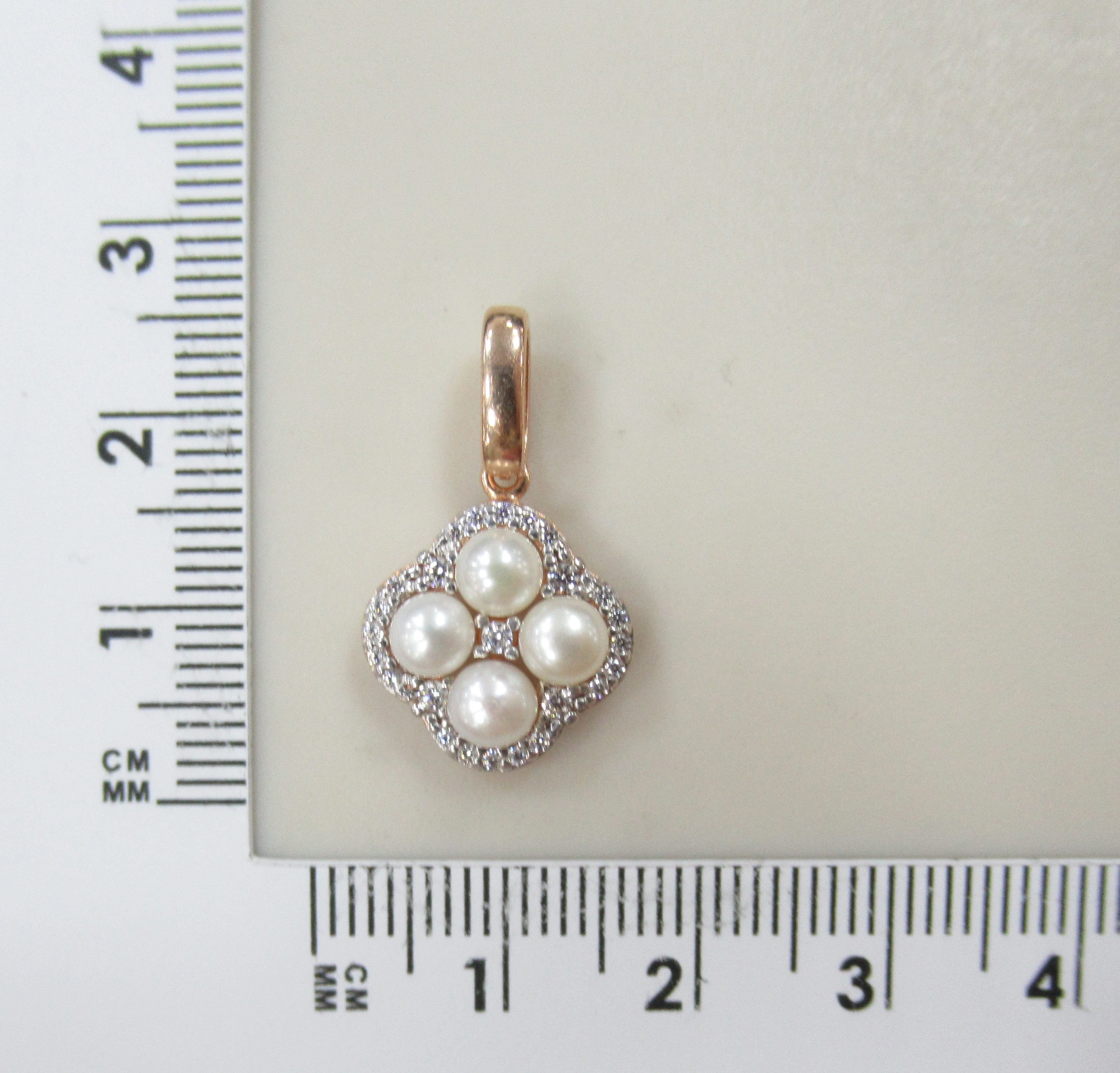 Серебряная подвеска с жемчугом "Клевер"